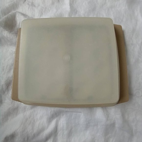 Tupperware deviled egg container. - Picture 5 of 5